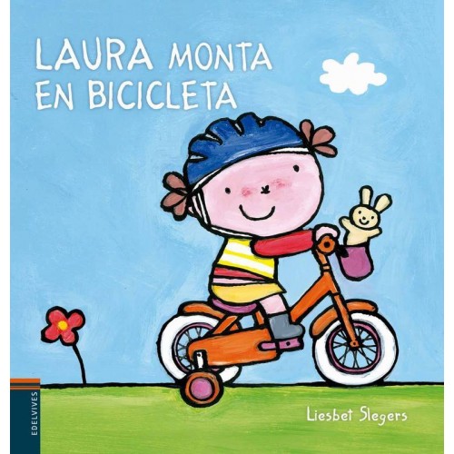 Laura monta en bicicleta